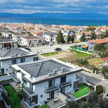 Villa Cesmede Sakin Lueks Havuzlu *